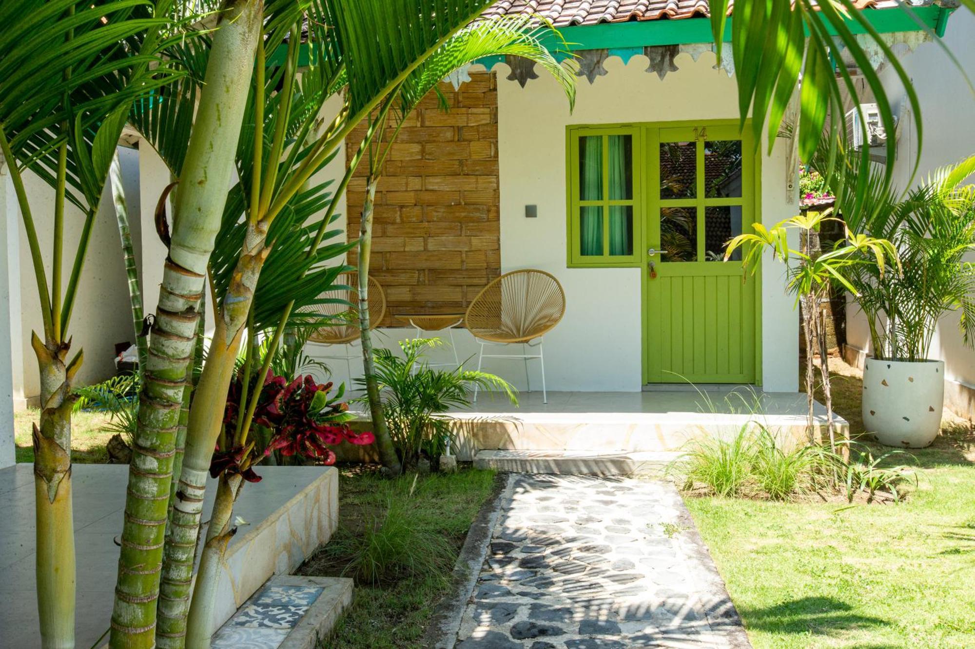 La Roja Bungalows Batununggul Exterior foto