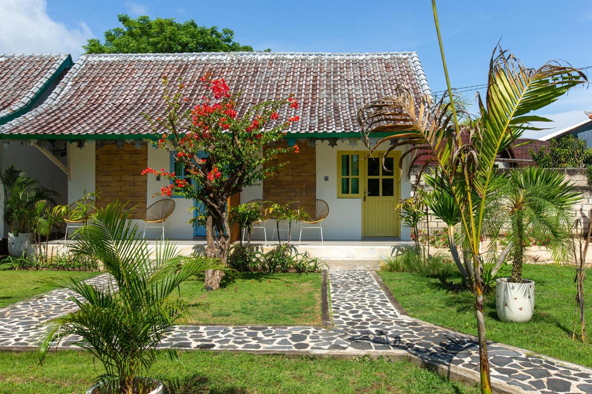 La Roja Bungalows Batununggul Exterior foto